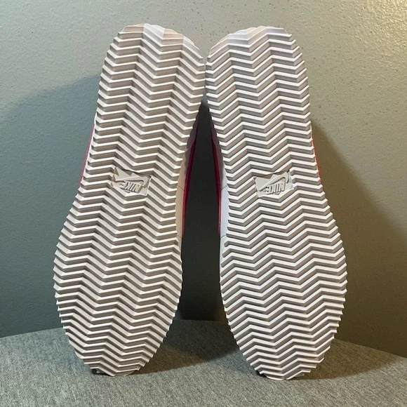 Nike Cortez GS White Laser Fuchsia Size 7Y/Women 8.5 DM0950-104​​ - Picture 7 of 10